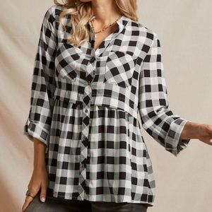 Suzanne Betro, Ivory & Black Plaid Pocket Button-Up Tunic. Size Large. $77